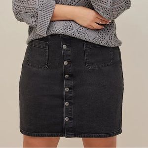 Torrid button front denim mini skirt